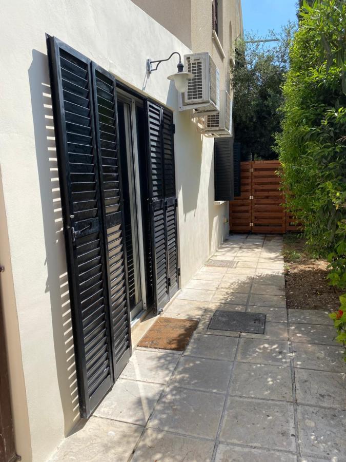 Dub House 2 Lägenhet Paphos Exteriör bild